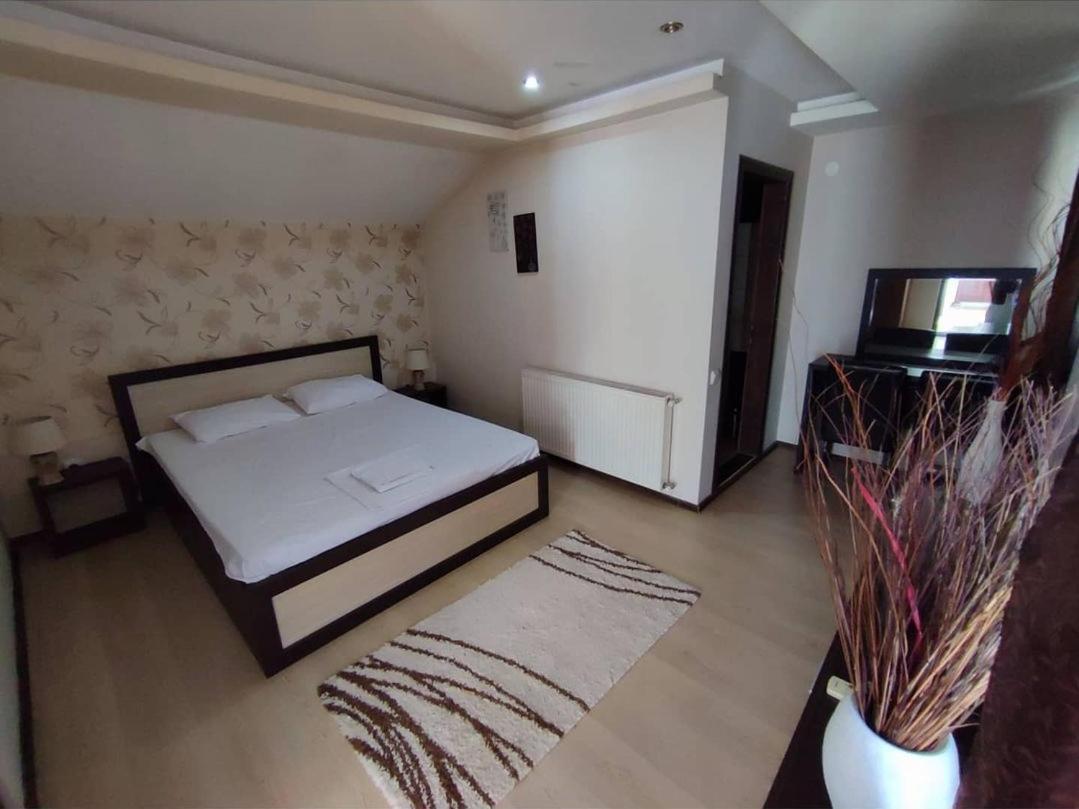 Lira Excellent Nis Hotel Екстериор снимка