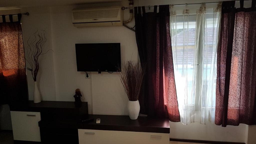 Lira Excellent Nis Hotel Екстериор снимка